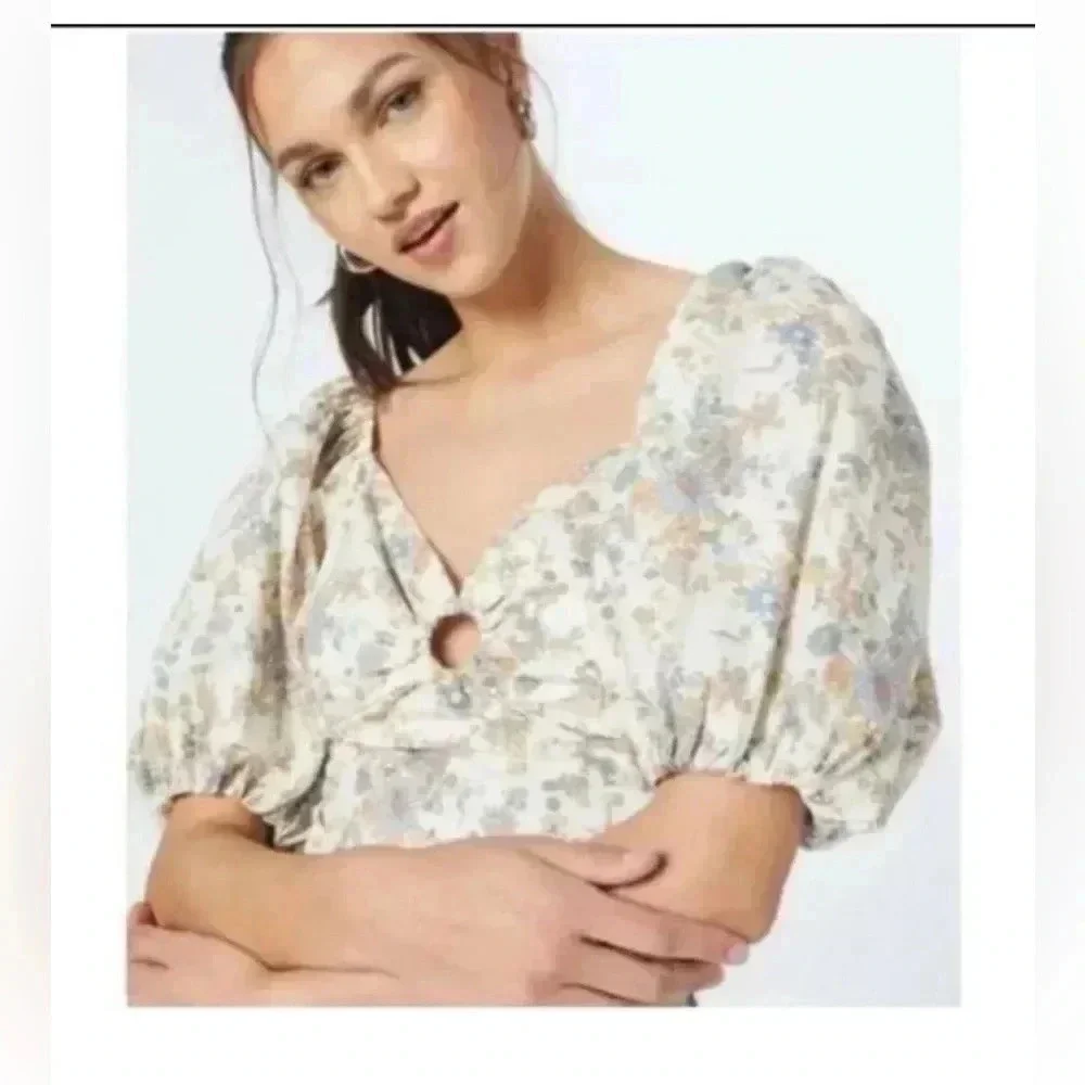 Abercrombie & Fitch Floral Puff Sleeve Poplin O-Ring Smocked Crop